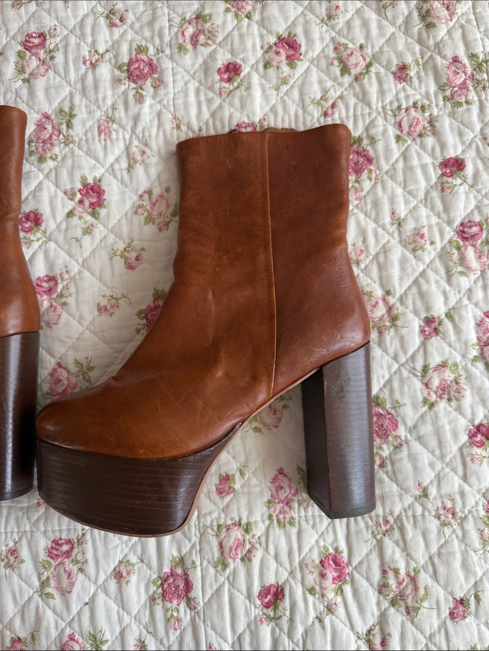 Free people Friday night, platform boot in taupe